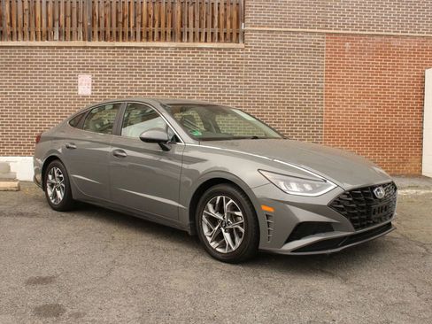 Used 2022 Hyundai Sonata SEL FWD image 1