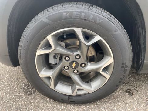 Used 2025 Chevrolet Trax LT FWD image 33