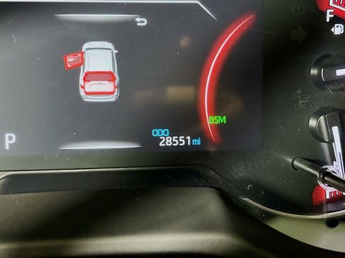 Used 2025 Toyota RAV4 XLE image 12