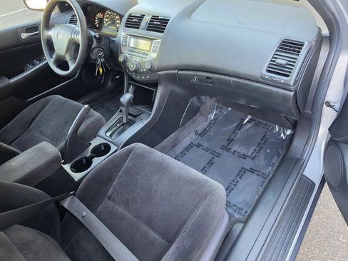 Used 2006 Honda Accord VP image 11