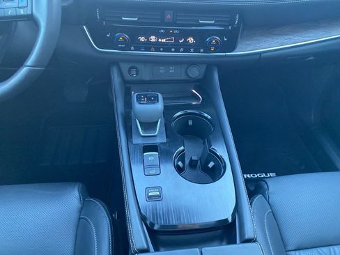 Used 2024 Nissan Rogue Platinum w/ Platinum Premium Package image 27