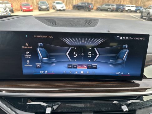 Used 2026 BMW X7 xDrive40i image 28