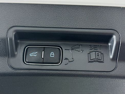 Used 2021 Ford Explorer XLT w/ Equipment Group 202A image 31