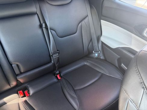 Used 2025 Jeep Compass Limited image 38