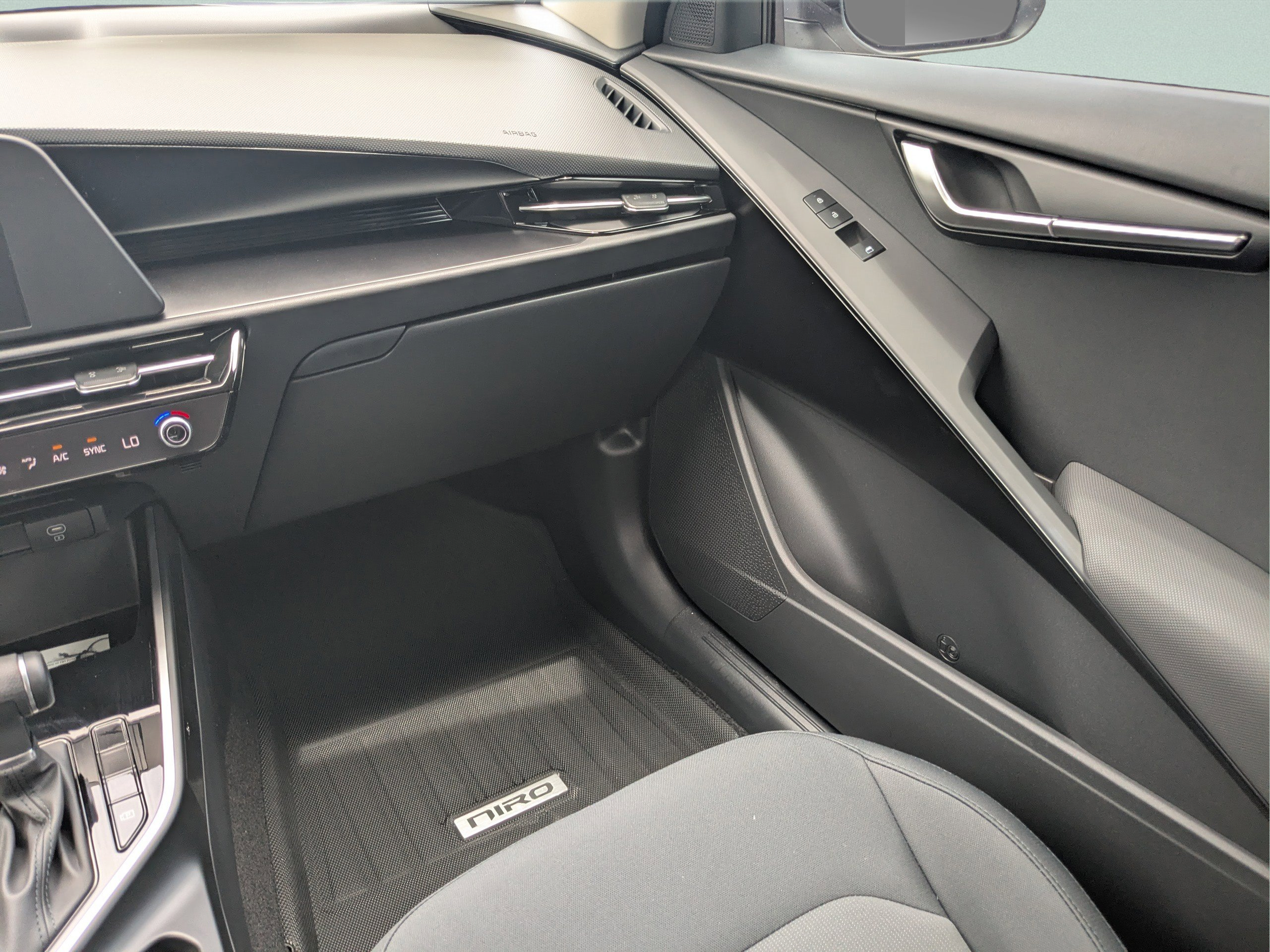 New 2026 Kia Niro LX FWD image 14