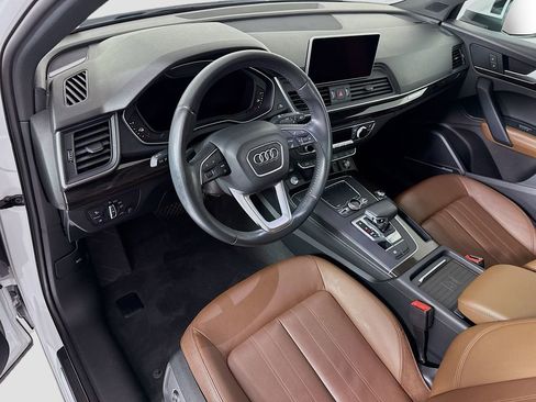 Used 2020 Audi Q5 e Premium Plus w/ Premium Plus Package AWD/4WD image 9