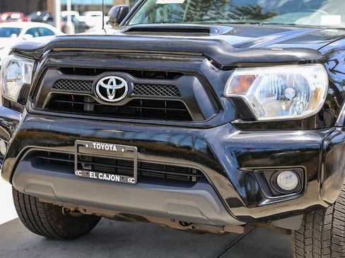 Used 2015 Toyota Tacoma PreRunner w/ TRD Sport Package RWD image 17