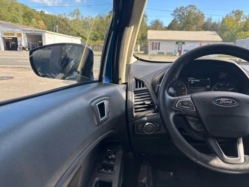 Used 2018 Ford EcoSport SE w/ SE Convenience Package image 29