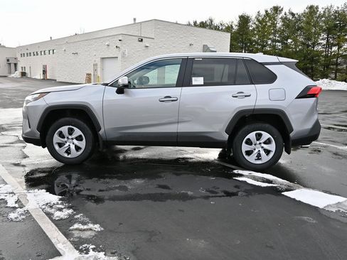 New 2025 Toyota RAV4 LE image 4
