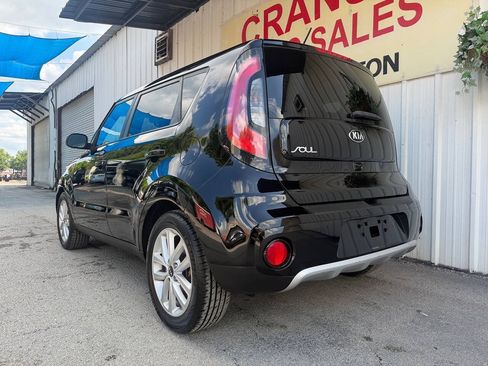 Used 2017 Kia Soul + FWD image 10