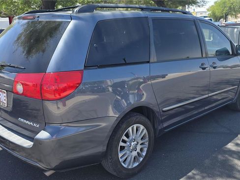 Used 2009 Toyota Sienna XLE FWD image 5