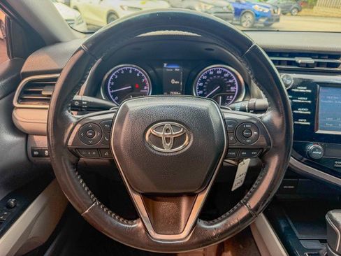 Used 2018 Toyota Camry SE FWD image 8