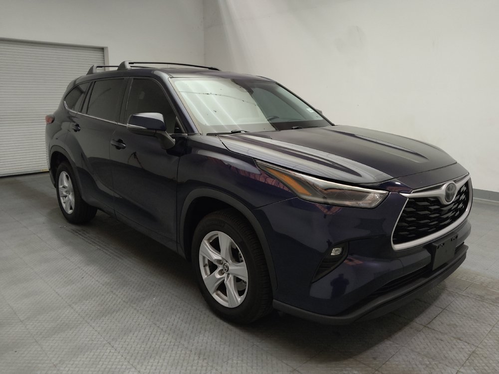Used 2021 Toyota Highlander LE FWD image 13