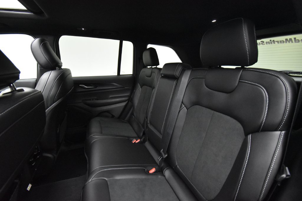 New 2027 Jeep Grand Cherokee Laredo X AWD/4WD image 35