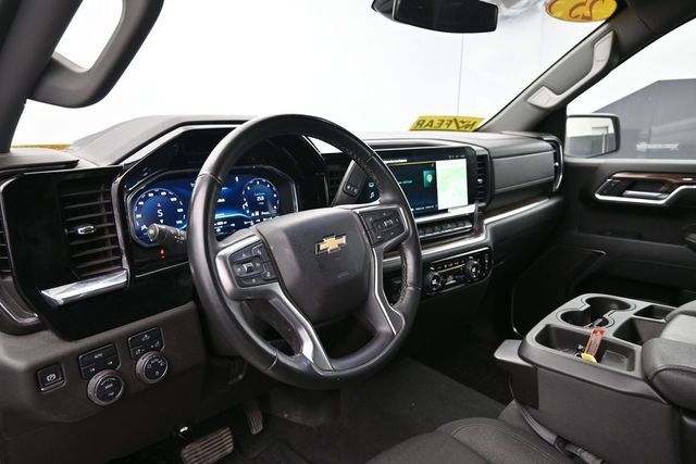 Used 2025 Chevrolet Silverado 1500 LT AWD/4WD image 21