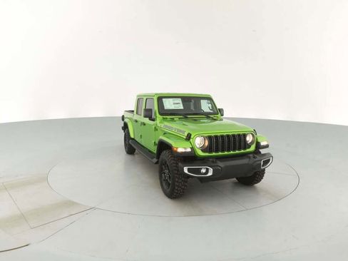 New 2025 Jeep Gladiator High Tide image 17