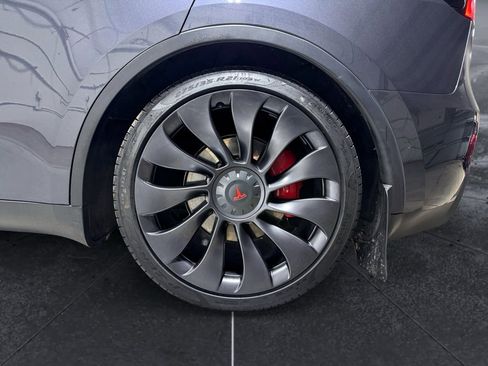Used 2022 Tesla Model Y Performance image 31