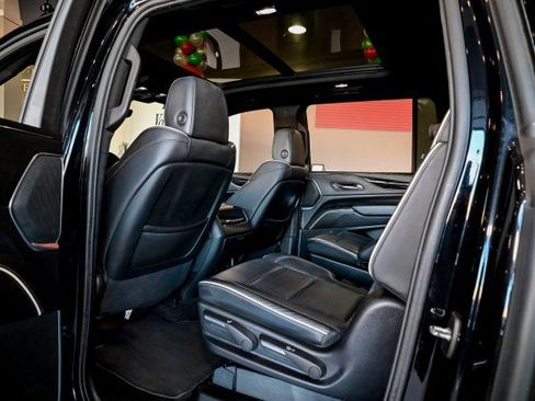 Used 2022 Cadillac Escalade ESV Sport image 22