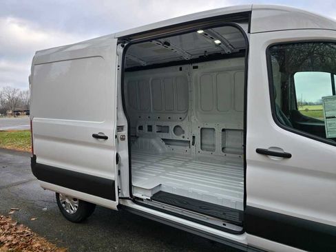 New 2026 Ford Transit 250 148 Medium Roof image 15