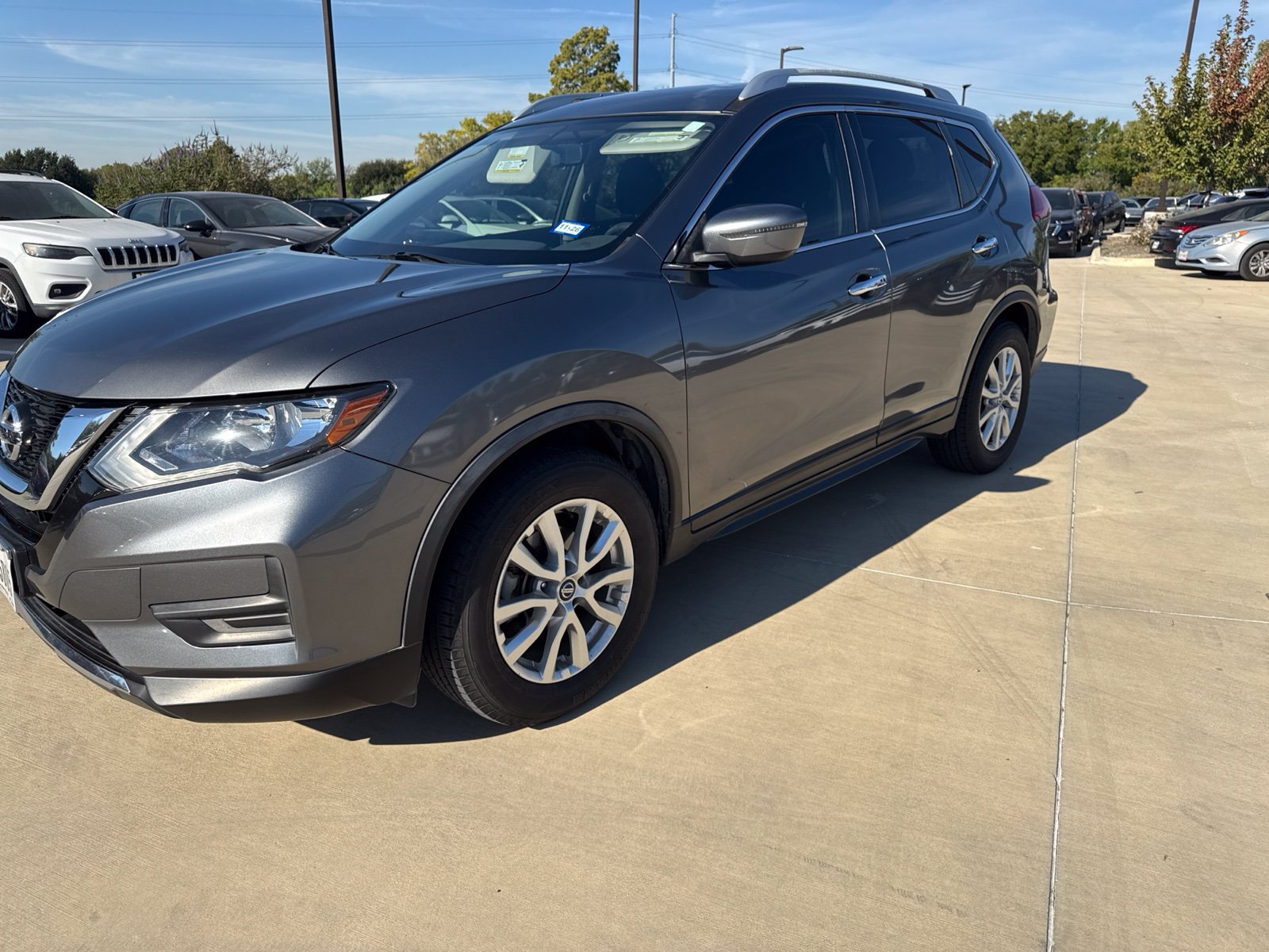 Used 2017 Nissan Rogue SV FWD image 7
