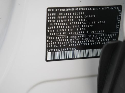 Used 2022 Volkswagen Taos SEL image 31