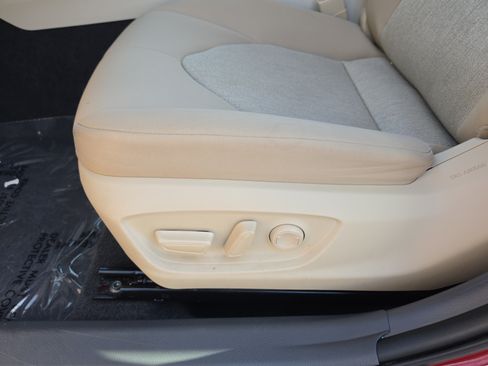 Used 2020 Toyota Camry LE FWD image 16