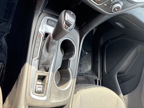 Used 2021 Chevrolet Equinox LT image 29