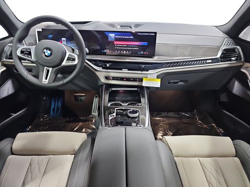 New 2026 BMW X7 M60i image 9