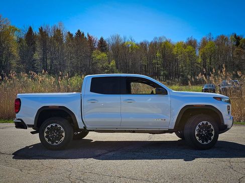 New 2026 GMC Canyon AT4 AWD/4WD image 2