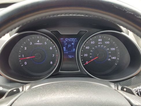 Used 2015 Hyundai Veloster w/ Option Group 03 image 18