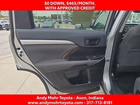 Used 2019 Toyota Highlander LE FWD image 28