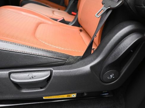 Used 2024 Kia Carnival SX Prestige image 39