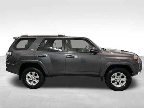 Used 2022 Toyota 4Runner SR5 Premium image 8