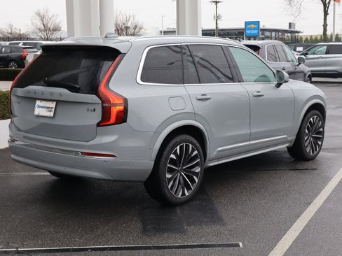 Used 2025 Volvo XC90 B6 Plus image 10