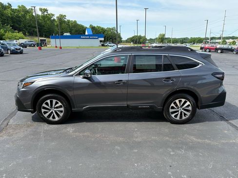 Used 2022 Subaru Outback Premium AWD/4WD image 5