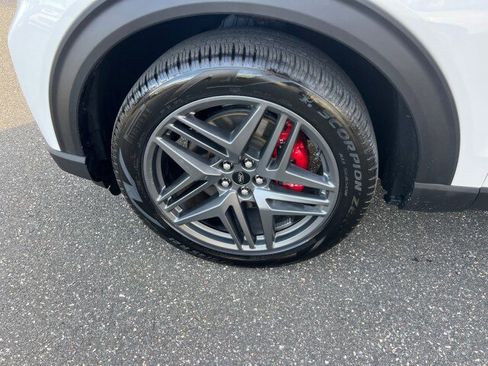 Certified 2025 Ford Explorer ST-Line w/ ST-Line Street Pack image 32
