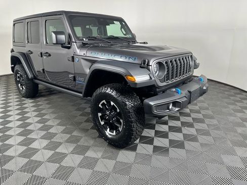 Used 2025 Jeep Wrangler Unlimited Rubicon 4xe w/ Convenience Group image 11