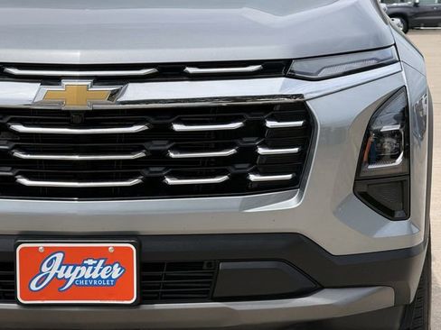 Used 2025 Chevrolet Equinox LT FWD image 9