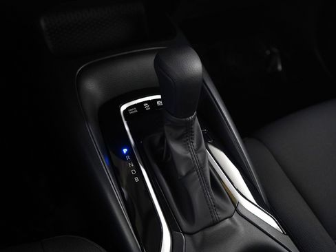 Used 2025 Toyota Corolla LE image 21