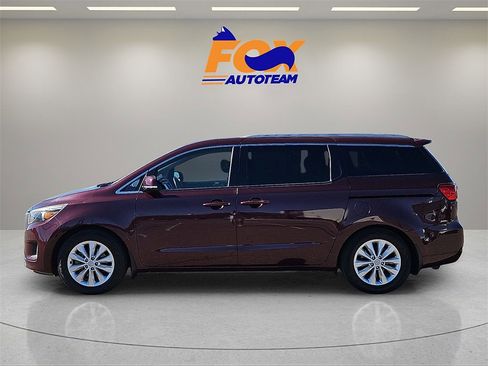 Used 2018 Kia Sedona EX image 2