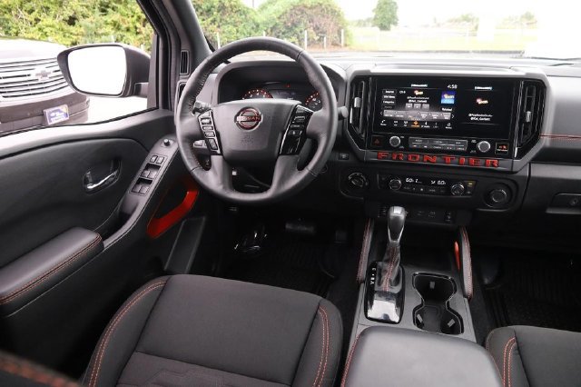 Certified 2025 Nissan Frontier PRO-4X w/ Pro Convenience Package AWD/4WD image 25