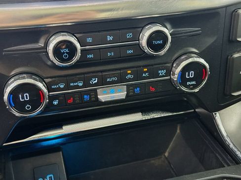 Used 2021 Ford F150 Lariat w/ Equipment Group 502A High AWD/4WD image 17