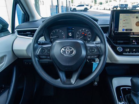 Used 2025 Toyota Corolla LE FWD image 21