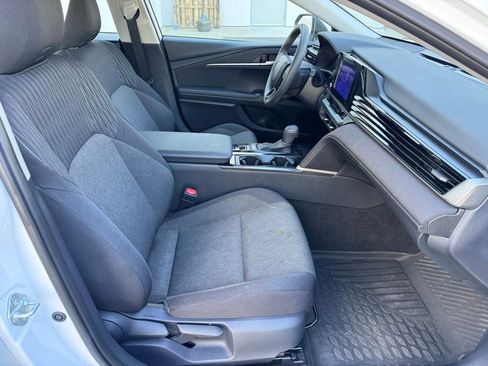 Used 2025 Toyota Camry LE w/ Convenience Package image 26