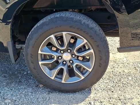Used 2023 Chevrolet Silverado 1500 LT AWD/4WD image 31