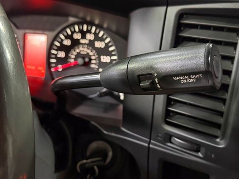 Used 2019 Nissan NV 3500 SL image 25