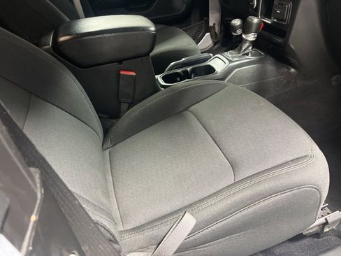 Used 2022 Jeep Wrangler Sport image 23