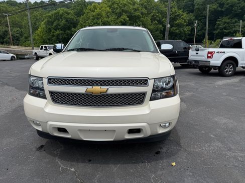 Used 2013 Chevrolet Avalanche LTZ AWD/4WD image 27