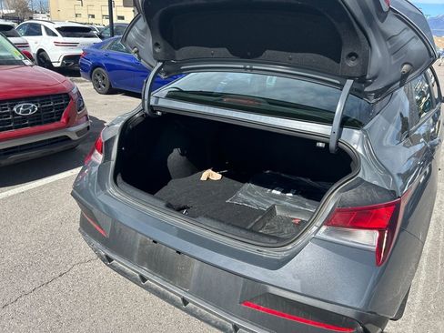 Used 2025 Hyundai Elantra Sport FWD image 31