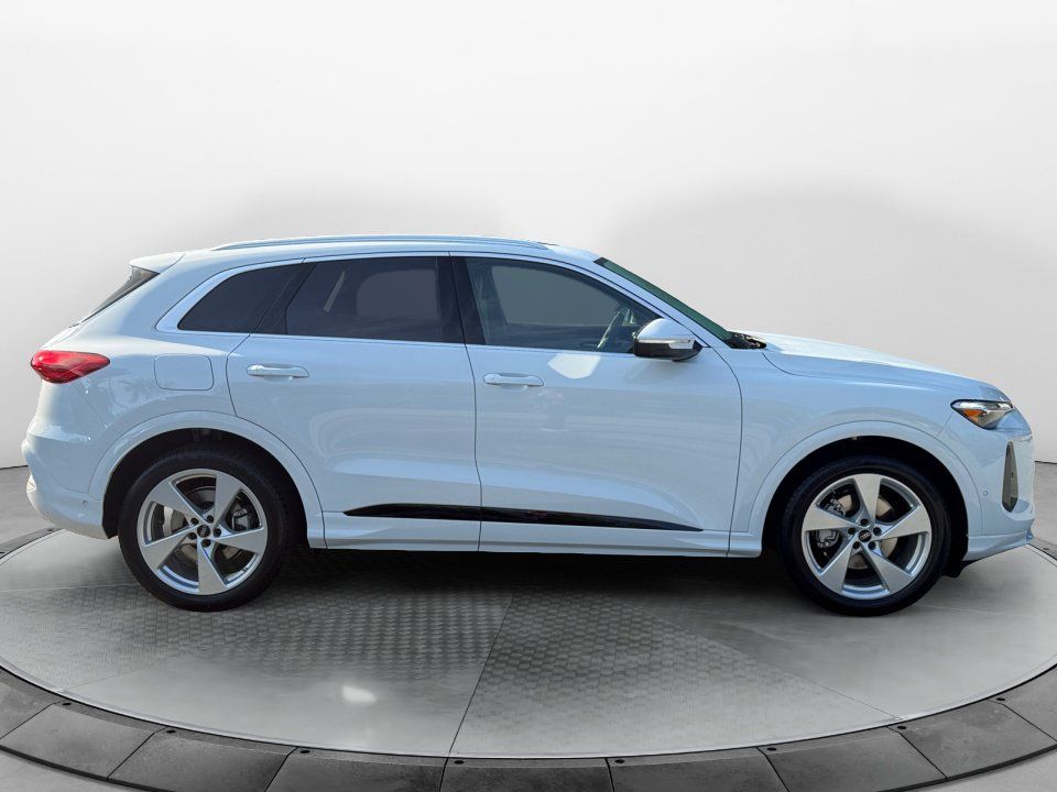 New 2026 Audi Q5 Prestige AWD/4WD image 8